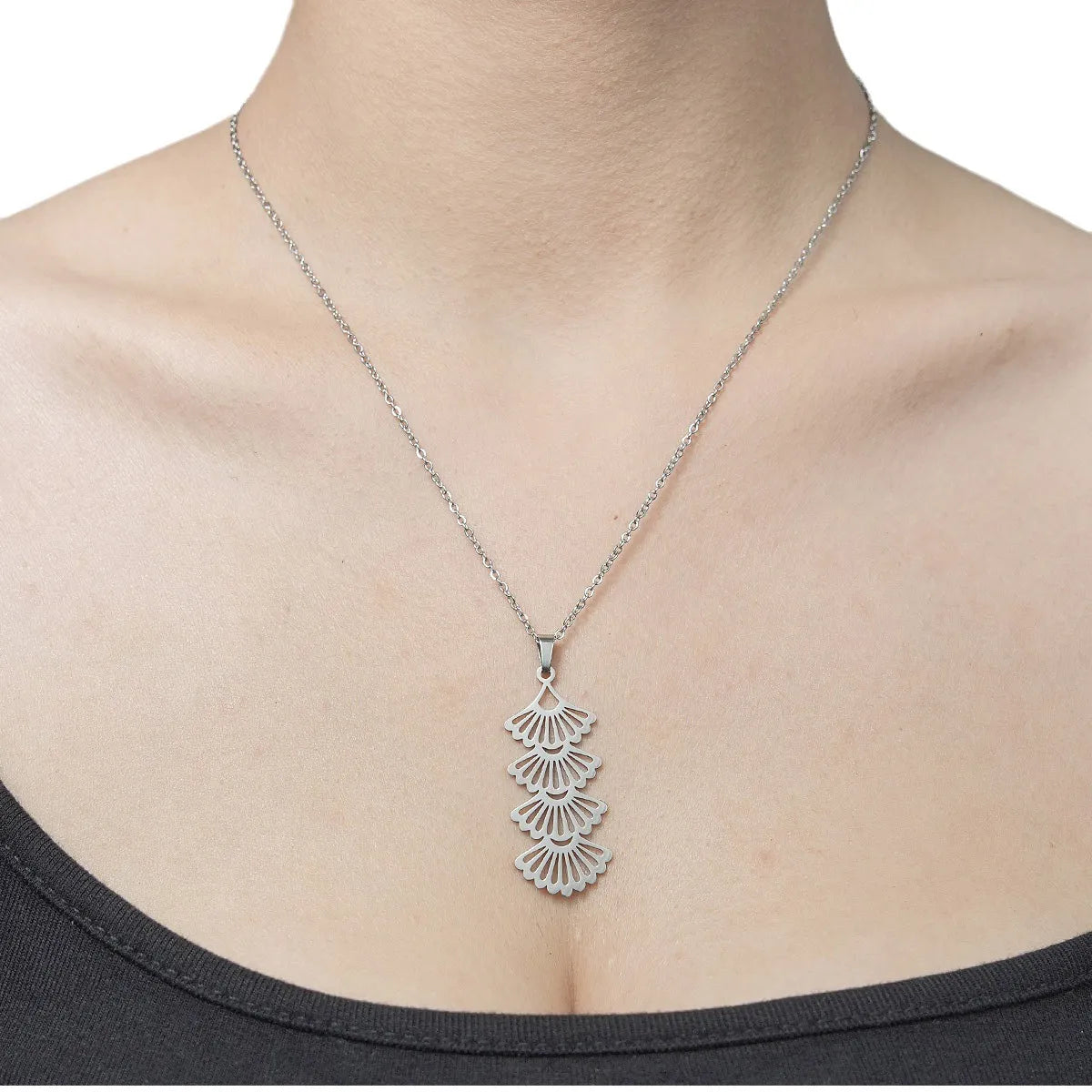 Wholesale Simple Style Leaf Tree Pineapple Stainless Steel Titanium Steel Polishing Plating Pendant Necklace