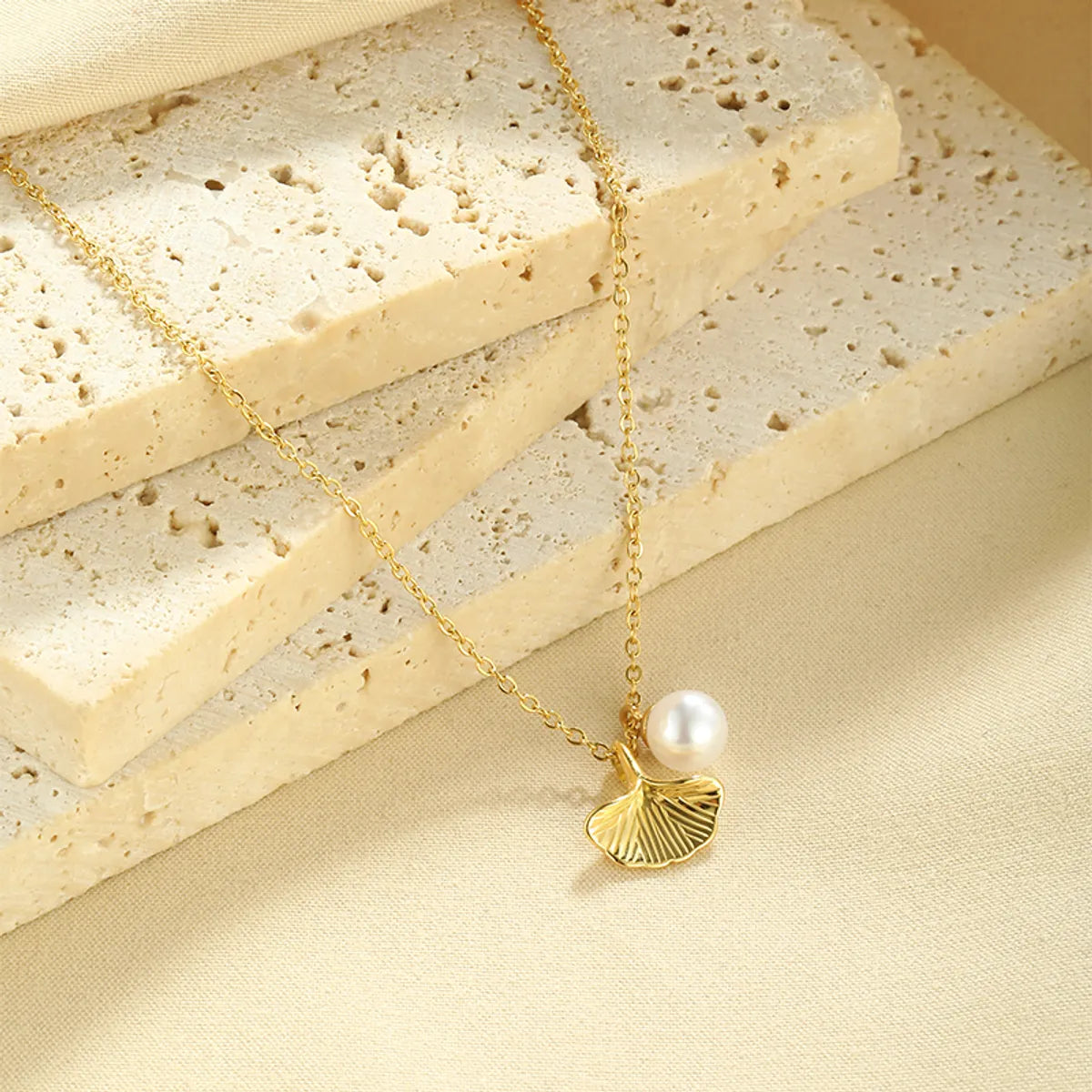 Wholesale Simple Style Shell Stainless Steel Plating Inlay 18k Gold Plated Artificial Pearls Pendant Necklace