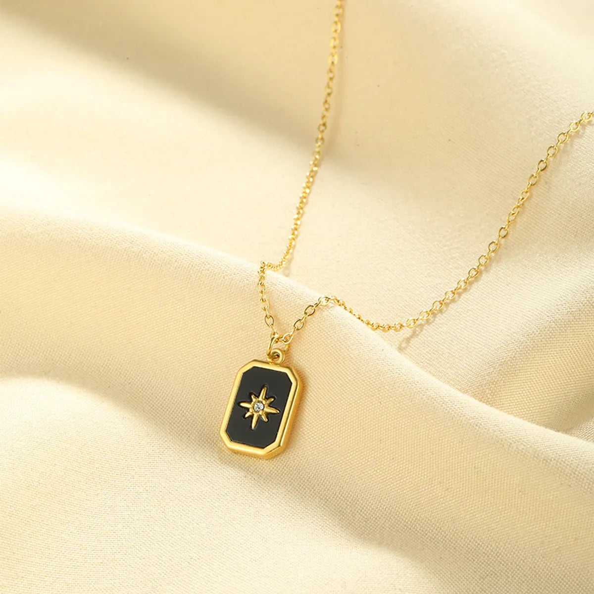 Wholesale Simple Style Shiny Sun Stainless Steel Plating Inlay 18k Gold Plated Zircon Pendant Necklace