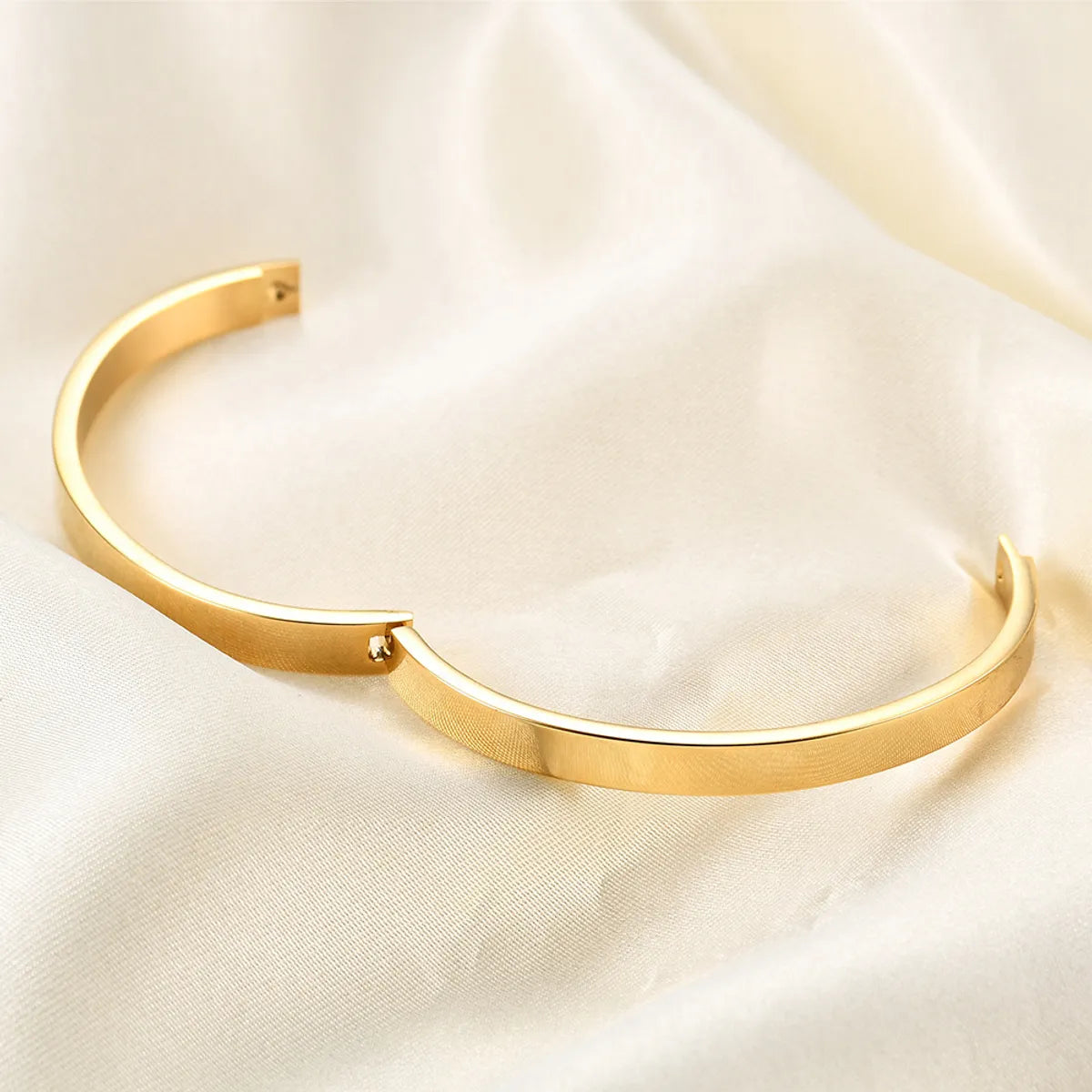 Simple Style Solid Color Stainless Steel Polishing Bangle