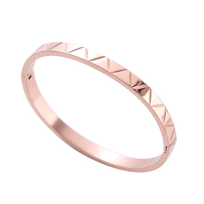 Wholesale Simple Style V Shape Stainless Steel Bangle