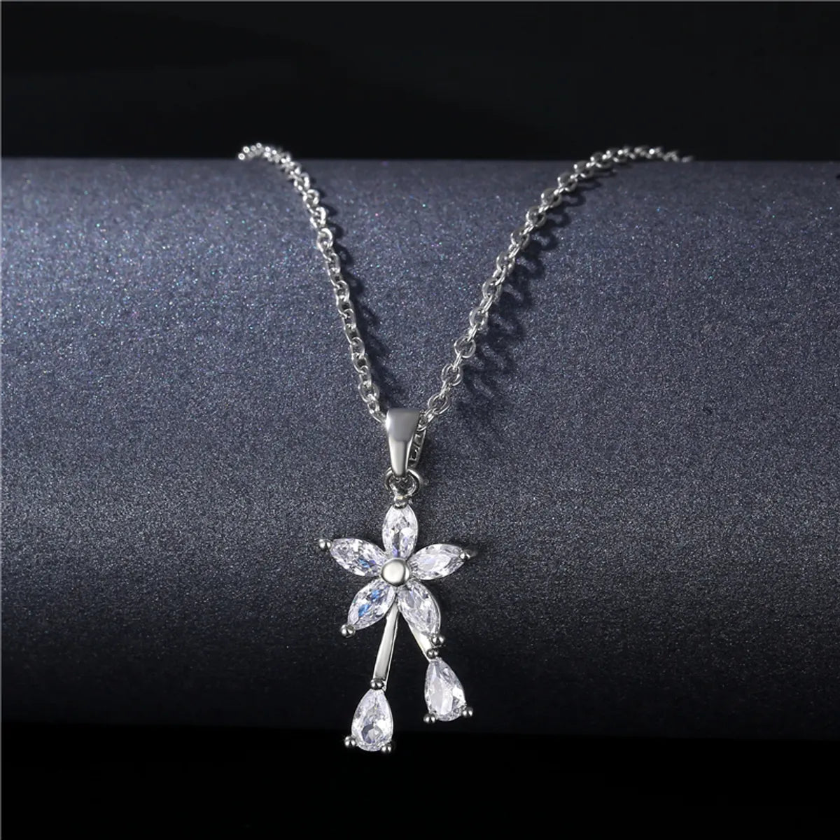 Stainless Steel Titanium Steel White Gold Plated Simple Style Plating Inlay Water Droplets Flower Zircon Pendant Necklace