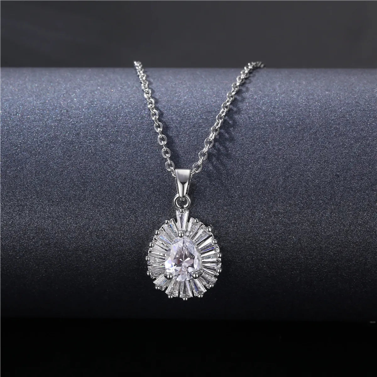 Stainless Steel Titanium Steel White Gold Plated Simple Style Plating Inlay Water Droplets Flower Zircon Pendant Necklace