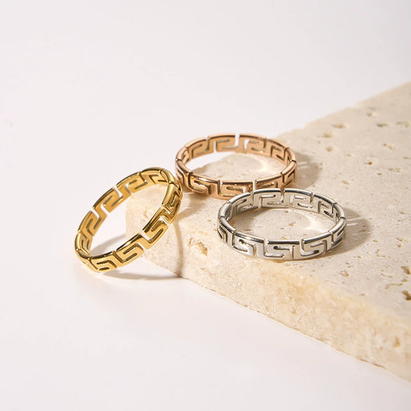Wholesale Simple Titanium Steel Ring With Geometric Great Wall Pattern And Pvd Furnace Real Gold Plating For Women