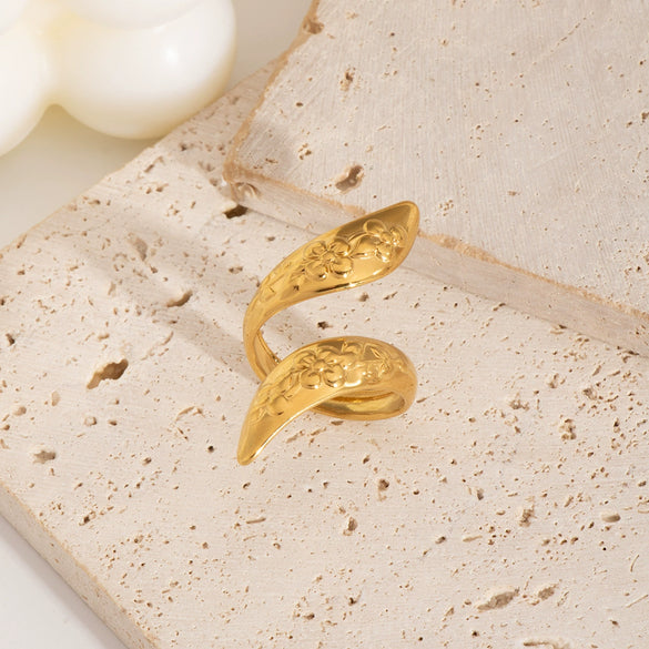 Wholesale Snake Shaped Opening Stainless Steel Personality Ring With Pvd Furnace Vacuum Real Gold Plating And Geometric Pattern