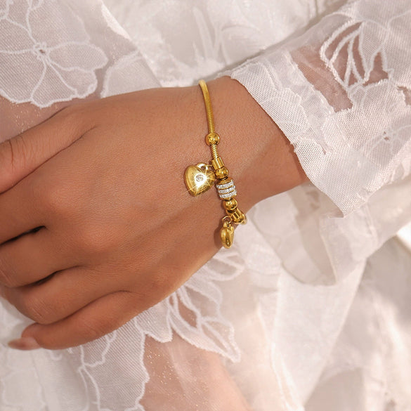 Wholesale Soft Snake Bracelet With Double Heart Sticky Czech Rhinestones And Geometric Pattern Made Of Stainless Steel With Electroplating