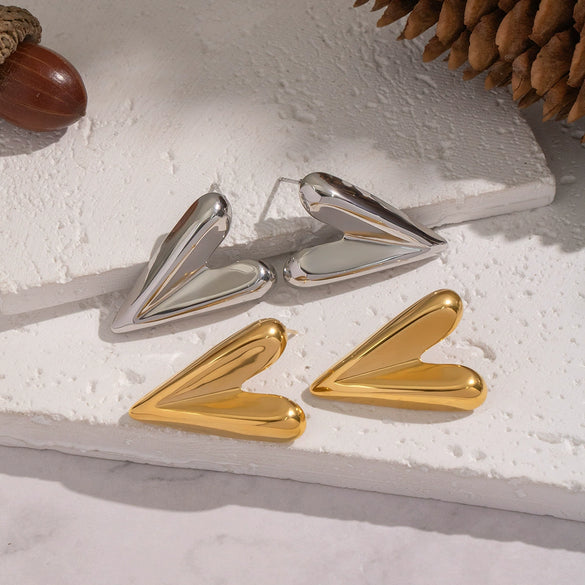 Wholesale Sophisticated Heart Shape Gold Plated Stainless Steel Earrings For Women
