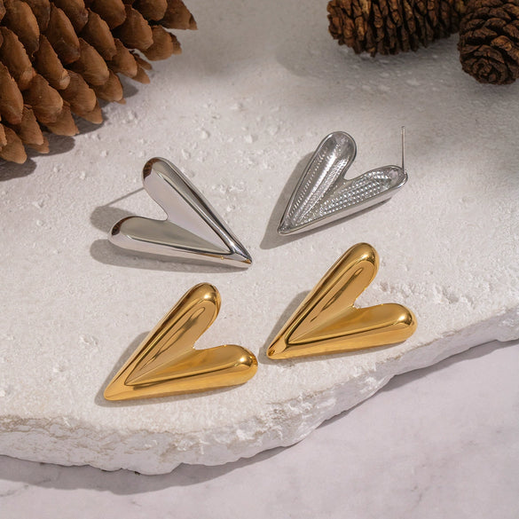 Wholesale Sophisticated Heart Shape Gold Plated Stainless Steel Earrings For Women