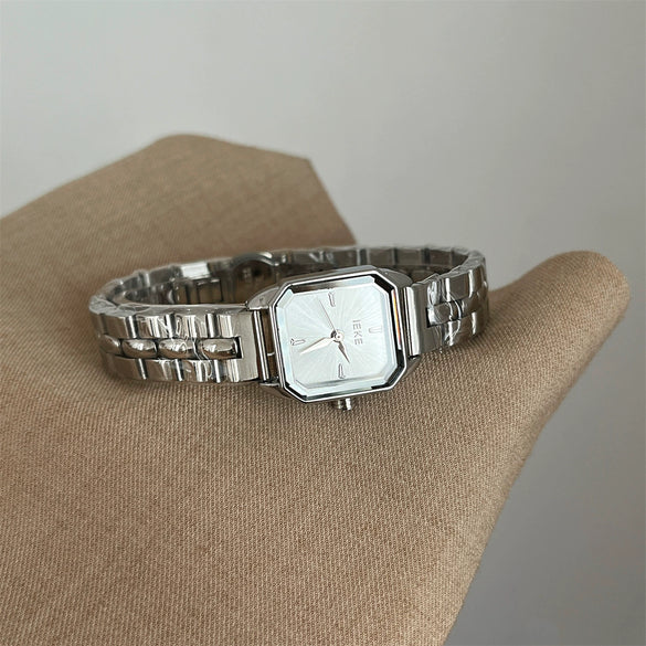 Wholesale Square Alloy And Metal Ladies' Medieval Style Simple Elegant High End Fashion Light Luxury Wristwatch With Spiral Crown And Butterfly Double Snap Buckle