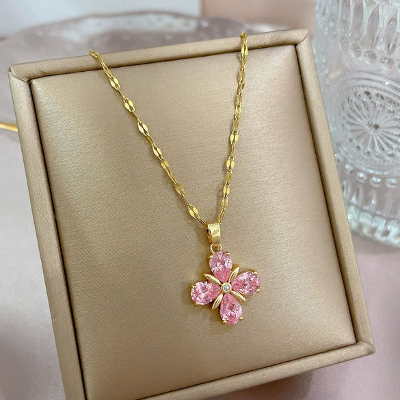 Wholesale Stainless Steel And Copper Geometric Lucky Grass Micro Diamond Plated Necklace Unisex Fine Style Clavicle Chain Accessories