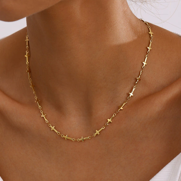 Wholesale Stainless Steel And Titanium Steel Cross Pendant Necklace With Exquisite Clavicle Chain And Electroplating Treatment