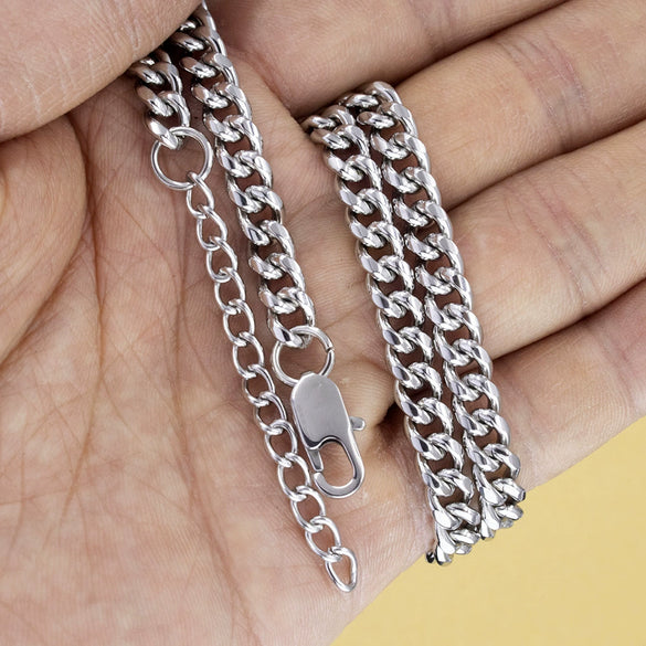 Wholesale Stainless Steel And Titanium Steel Cuban Chain Necklace With Square Buckle Geometric Shape Baking Paint For Men Sweater Chain Jewelry