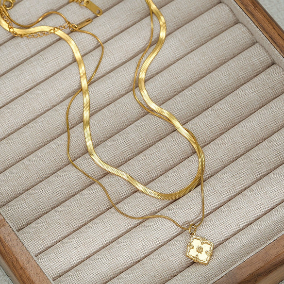 Wholesale Stainless Steel And Titanium Steel Double Layer Stacked Clavicle Chain Snake Bone Chain With Geometric Pattern 18K Gold Plated Electroplating For Women