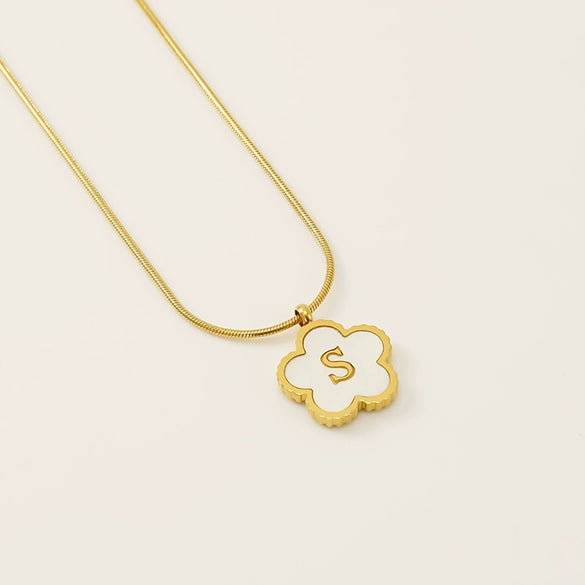 Wholesale Stainless Steel And Titanium Steel Five Leaf Clover And Letter Pendant Necklace With Electroplating Fashion Style