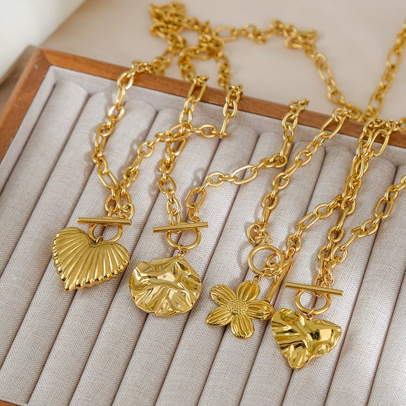 Wholesale Stainless Steel And Titanium Steel Geometric Heartshaped Pendant Necklace 18K Goldplated Hiphop Internet Celebrity Style