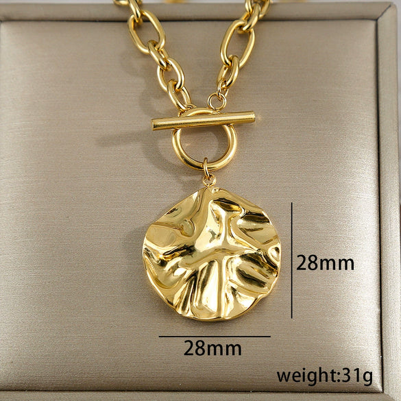 Wholesale Stainless Steel And Titanium Steel Geometric Heartshaped Pendant Necklace 18K Goldplated Hiphop Internet Celebrity Style