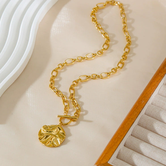 Wholesale Stainless Steel And Titanium Steel Geometric Heartshaped Pendant Necklace 18K Goldplated Hiphop Internet Celebrity Style