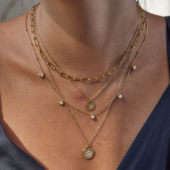 Wholesale Stainless Steel And Titanium Steel Geometric Star Pendant Necklace For Women With Electroplating