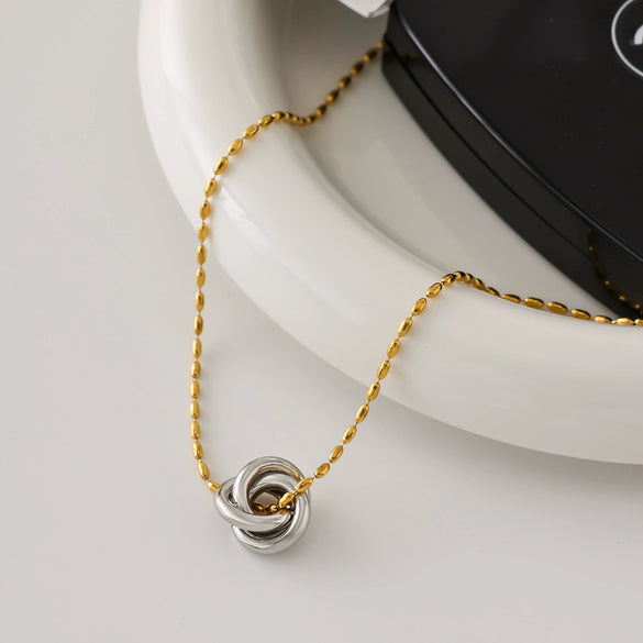 Wholesale Stainless Steel And Titanium Steel Geometric Style Wrapped Buckle Necklace For Women With Electroplating Processing