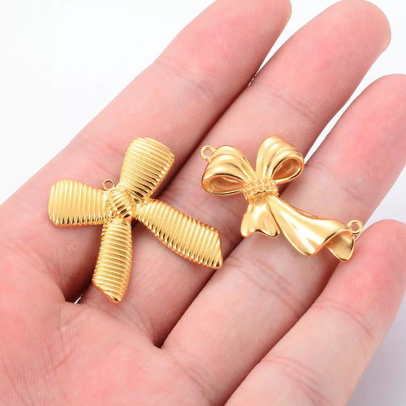 Wholesale Stainless Steel Bow Shaped Pendant Jewelry Accessories With Electroplating Treatment
