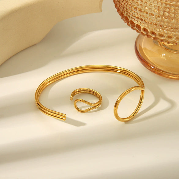 Wholesale Stainless Steel Bracelet With Geometric Style And Photosensitive Surface Pvd Furnace Real Gold Electroplated For Women