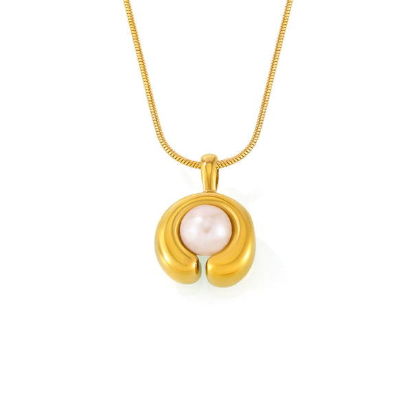 Wholesale Stainless Steel C Shaped Freshwater Pearl Necklace With 18K Gold Plated Electroplating For Women In Light Luxury And Geometric Style