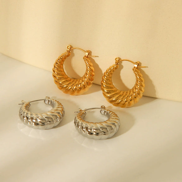 Wholesale Stainless Steel Croissant Earrings With Geometric Pattern And Electroplating Treatment