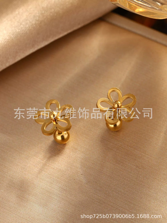 Wholesale Stainless Steel Daisy Flower Earrings Electroplated Minimalist Style For Women