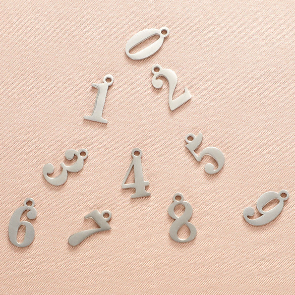 Wholesale Stainless Steel Digital Pendant Necklace Jewelry Accessories With Electroplating And Letters Numbers Text Pattern