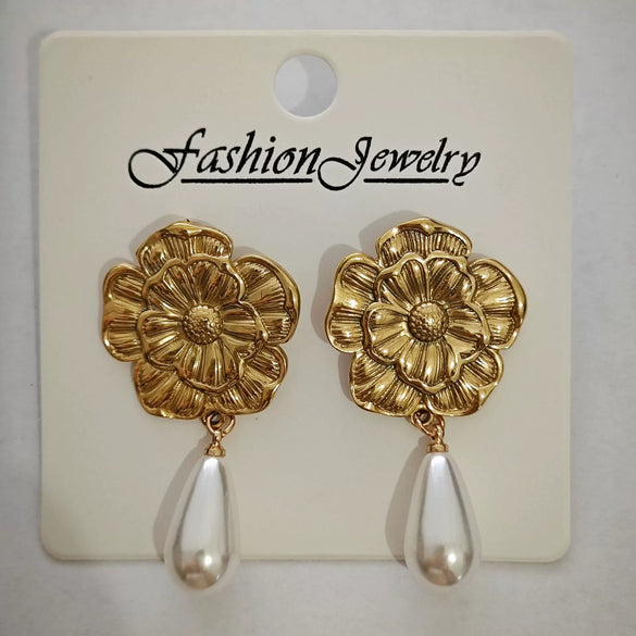 Wholesale Stainless Steel Earrings For Women With Leaf And Geometric Patterns Electroplated Design