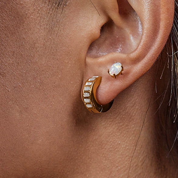 Wholesale Stainless Steel Earrings With Geometric Pattern 18K Gold Electroplated And Square White Diamond