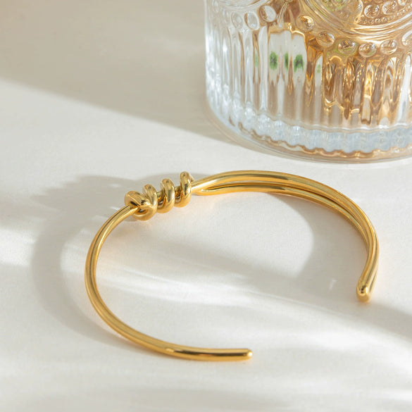 Wholesale Stainless Steel Electroplated Asymmetrical Line Geometric Open Bracelet
