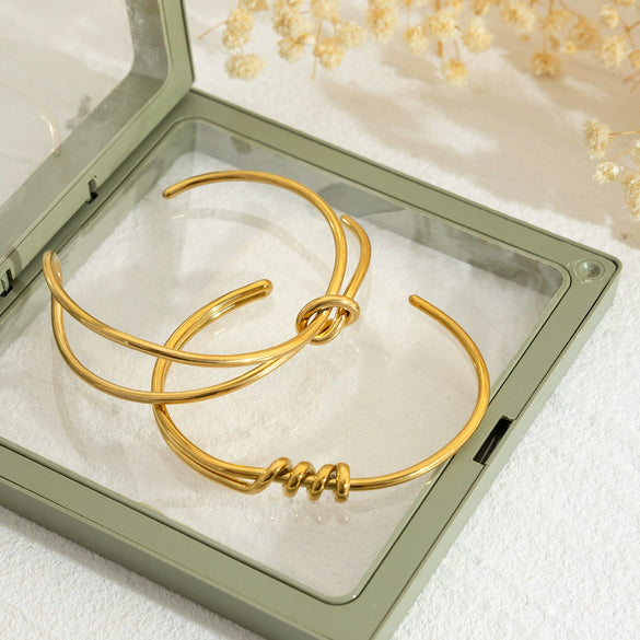 Wholesale Stainless Steel Electroplated Asymmetrical Line Geometric Open Bracelet