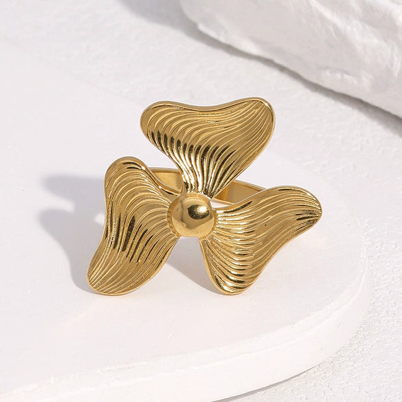 Wholesale Stainless Steel Electroplated Flower Pattern Open Ring Hand Jewelry For Women