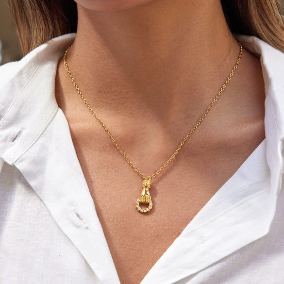 Wholesale Stainless Steel Electroplated Handshaped Pendant Necklace For Women