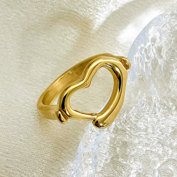 Wholesale Stainless Steel Electroplated Heart Hollow Ring For Women