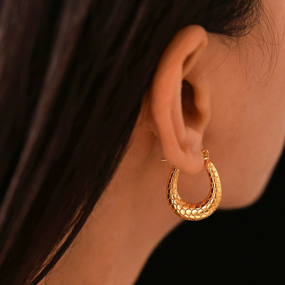 Wholesale Stainless Steel Electroplated 18K Real Gold Color U Shaped Geometric Women's Earrings