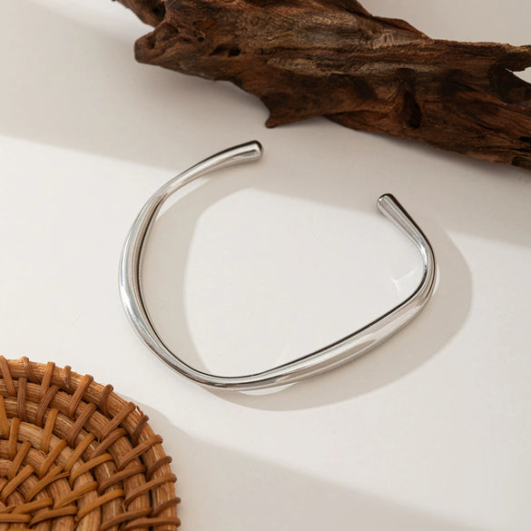 Wholesale Stainless Steel Electroplated Light Luxury Specialshaped Open Bracelet For Girls