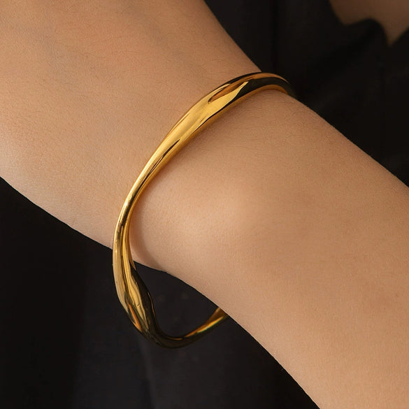 Wholesale Stainless Steel Electroplated Light Luxury Specialshaped Open Bracelet For Girls