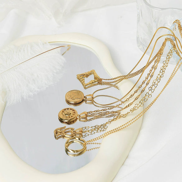 Wholesale Stainless Steel Fashion Animals Zodiac Signs Heart Shape Electroplated Clavicle Necklace For Women