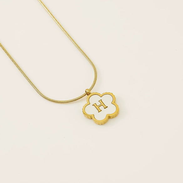 Wholesale 316L Stainless Steel Five Leaf Clover Letter Pendant Necklace With Electroplating Fashion Jewelry For Women