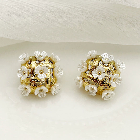 Wholesale Stainless Steel Flower Earrings French Court Style Fresh Sweet Grid Electroplating For Women