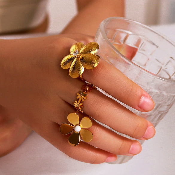 Wholesale Stainless Steel Flower Geometric Ring With 18K Furnace Vacuum Plating Opening Adjustable For Women