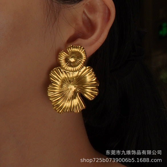 Wholesale Stainless Steel Flower Leafshaped Carved Electroplated Women's Earrings