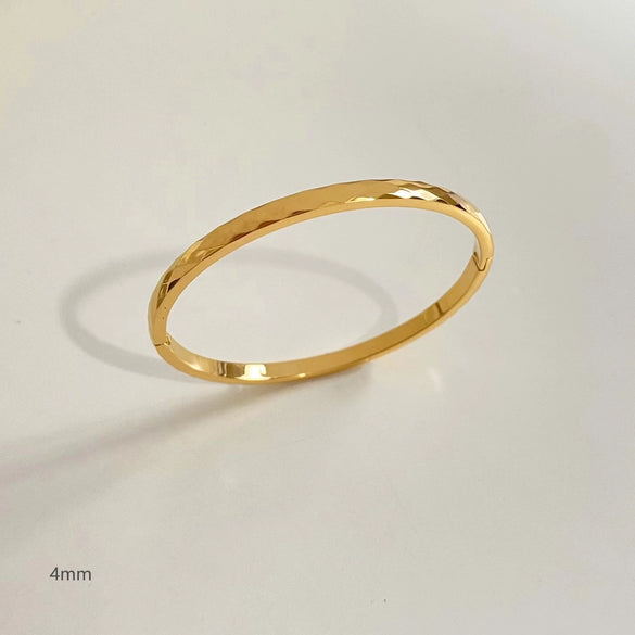 Wholesale Stainless Steel Flower Open Plain Rhombus Bracelet With Goldplated Electroplating Simple And Fashionable