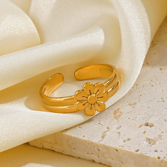 Wholesale Stainless Steel Flower Ring For Women Electroplated French Retro Style