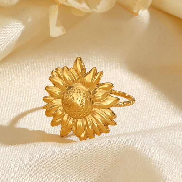 Wholesale Stainless Steel Flower Ring With Electroplating For Women