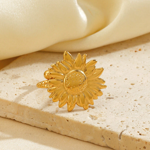 Wholesale Stainless Steel Flower Ring With Electroplating For Women