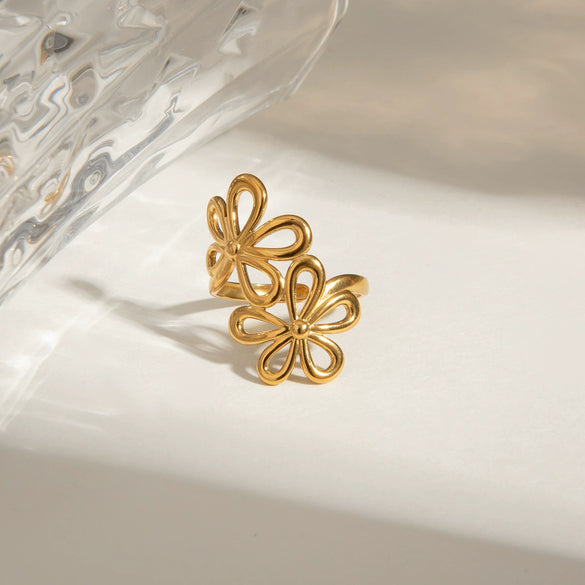 Wholesale Stainless Steel Flower Ring With Exaggerate Design And 18K Gold Plated Electroplating For Women