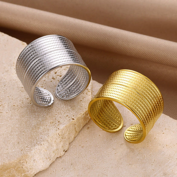 Wholesale Stainless Steel Fourleaf Clover Geometric Lines Cut Out Goldplated Unisex Rings
